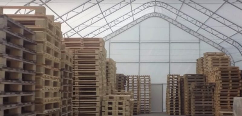Valge PVC laohoone 12x30m tugeva teraskarkassi ja ilmastikukindla PVC kattega.